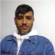 Docente niños y jóvenes en el área de tecnología e informática